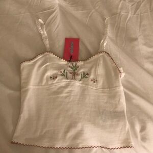 Edikted embroidery top
